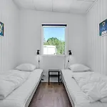 Seven-bedroom In Hébergement de vacances *