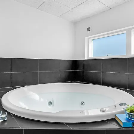 Seven-bedroom In * Glesborg