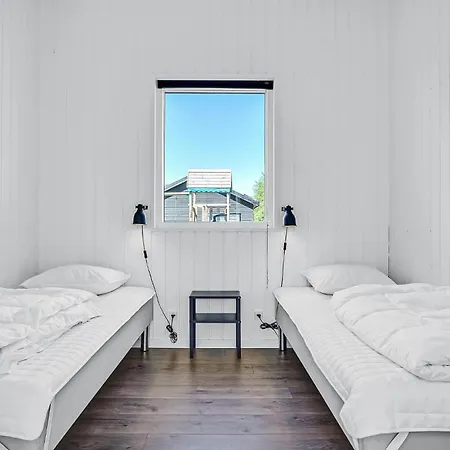 Seven-bedroom In Glesborg