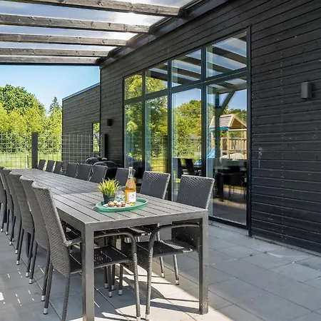 Seven-bedroom In