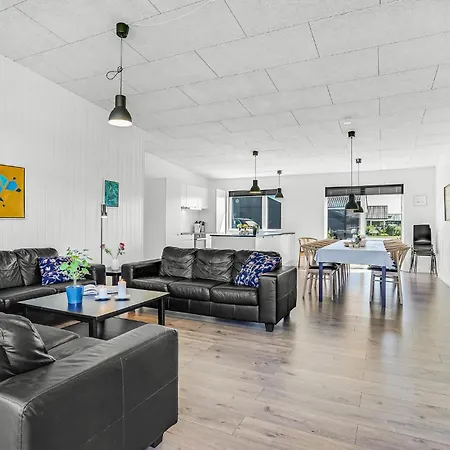 7 Bedroom Lovely In Glesborg