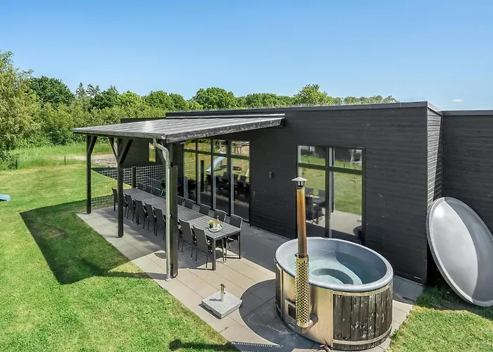 בית נופש Seven-bedroom In