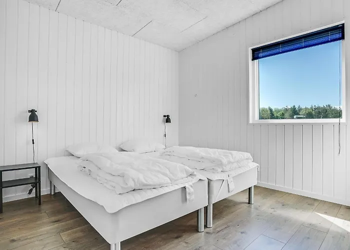 בית נופש Seven-bedroom In *