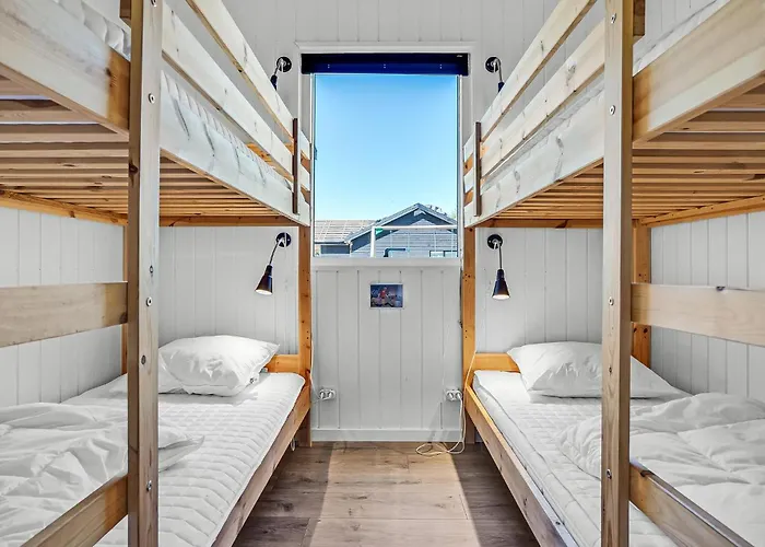 Seven-bedroom In בית נופש Glesborg