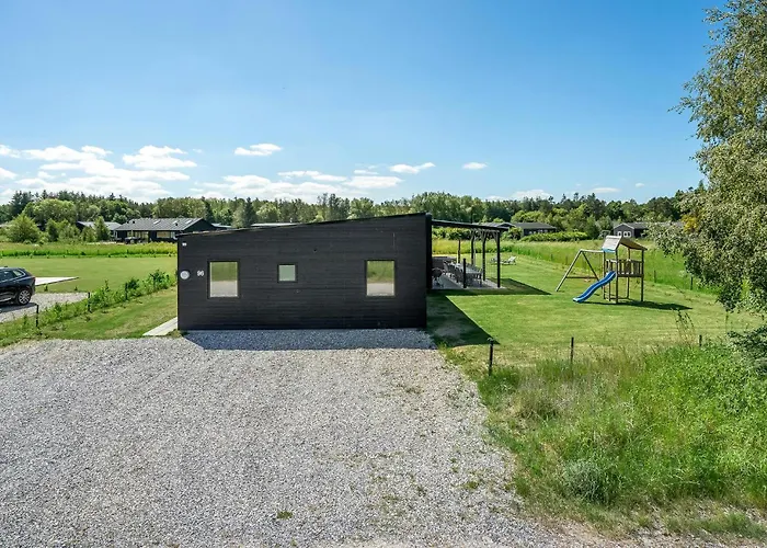 Seven-bedroom In בית נופש Glesborg