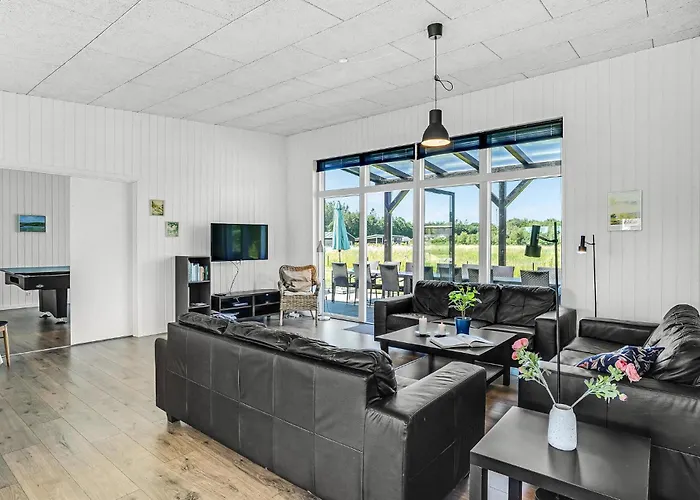 בית נופש Seven-bedroom In *